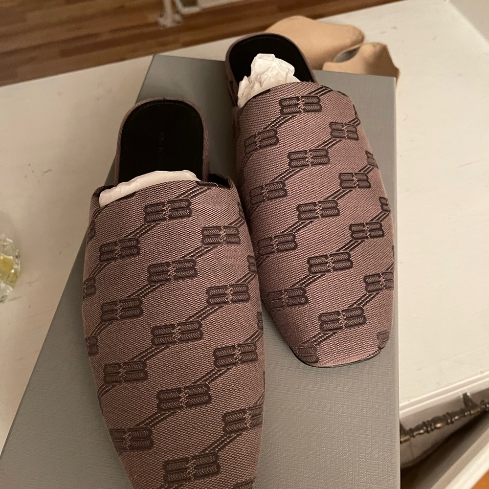 COSY MULE Balenciaga
BB MONOGRAM JACQUARD